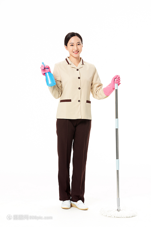 家政服務中的女性清潔玻璃 專業與溫情并存